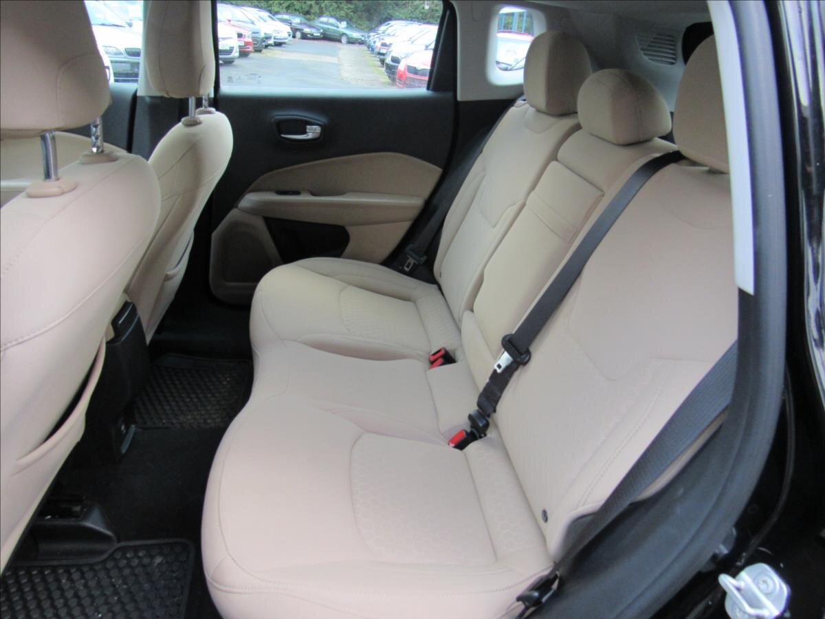 Jeep Compass SUV 1,4 l 103 kw