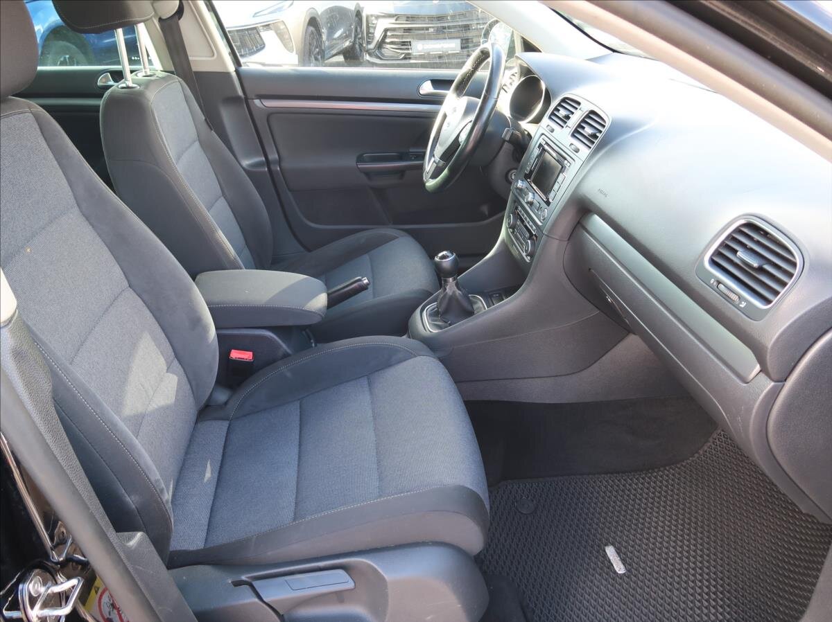 Volkswagen Golf Kombi 1,6 l 77 kw