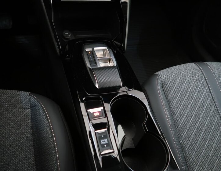 Peugeot 208 Hatchback 1,2 l 74 kw