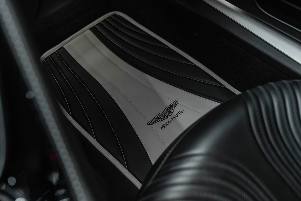 Aston Martin DB11