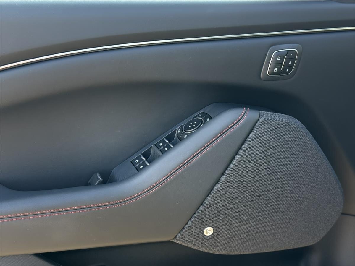 Ford Mustang Mach-E Hatchback 0,0 225 kw