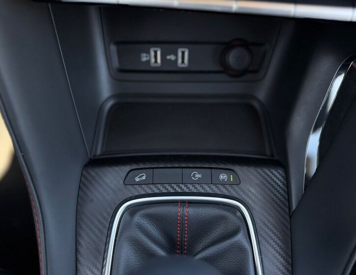 MG ZS SUV / Terénní 1,5 l 78 kw