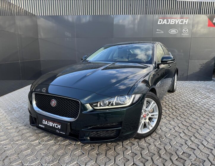 Jaguar XE 1