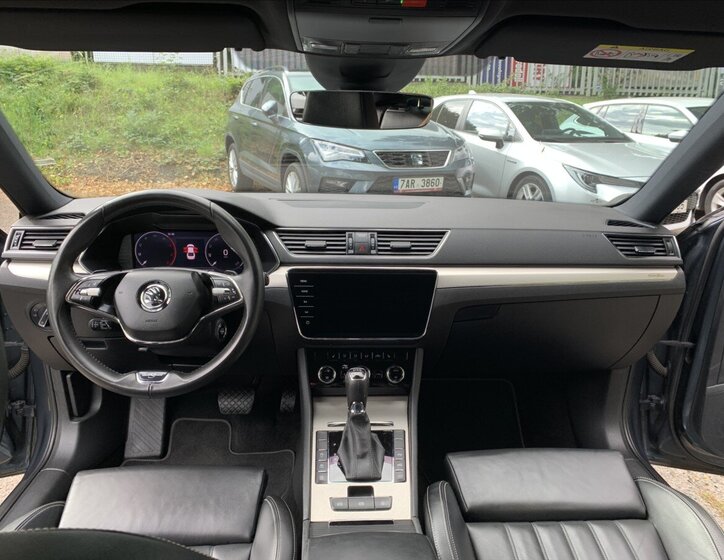 Škoda Superb 11
