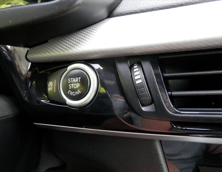 BMW X5 SUV 3,0 l 280 kw