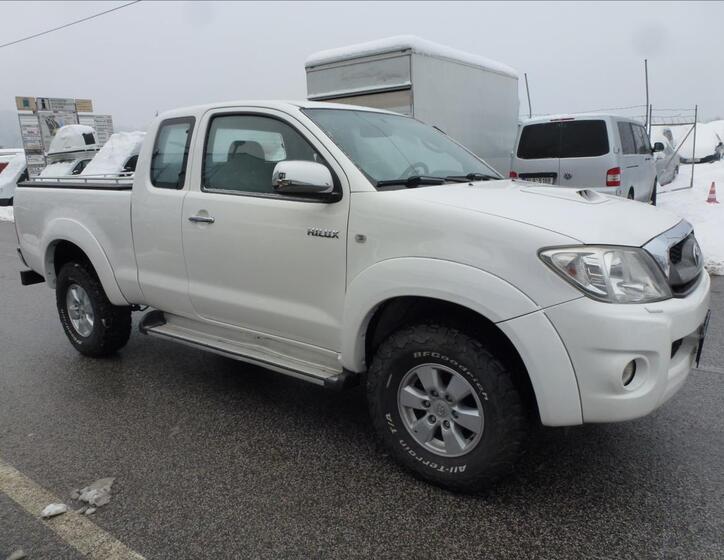 Toyota Hilux 10