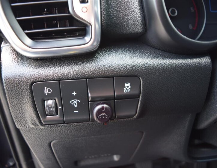 KIA Sportage SUV 2,0 l 100 kw