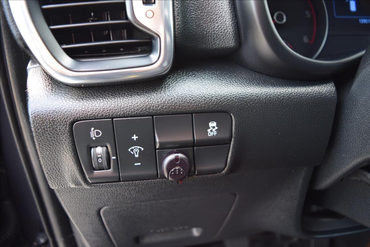 KIA Sportage SUV 2,0 l 100 kw