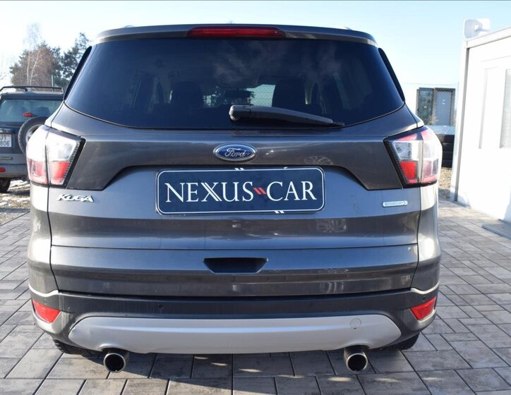 Ford Kuga SUV 1,5 l 88 kw