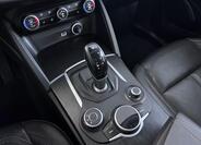 Alfa Romeo Stelvio 14