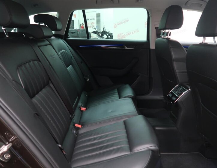 Škoda Superb 14