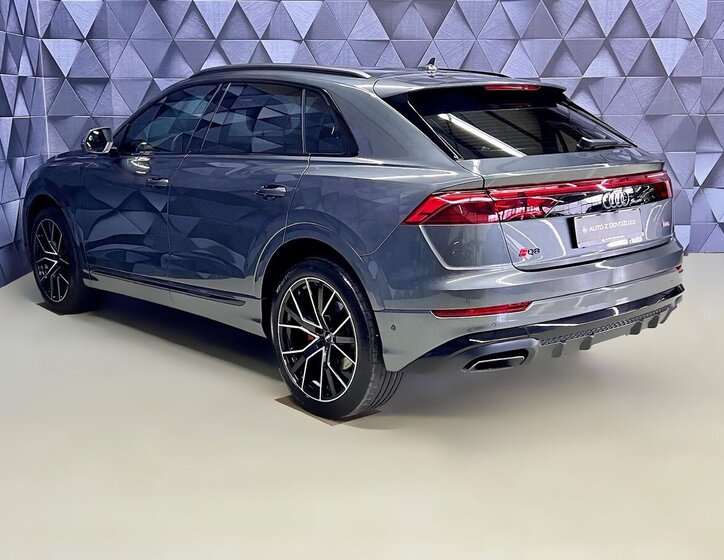 Audi Q8 SUV / Terénní 3,0 l 210 kw