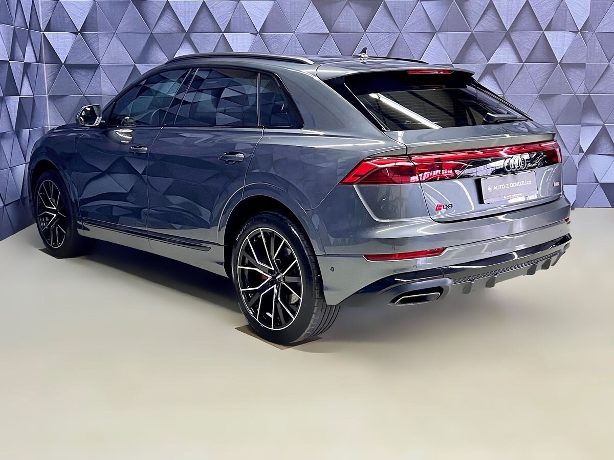 Audi Q8 SUV / Terénní 3,0 l 210 kw
