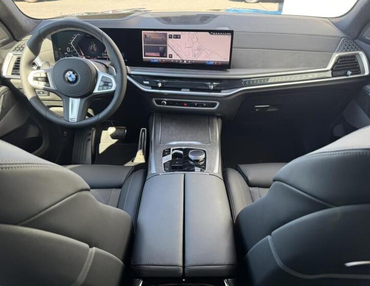 BMW X7 8
