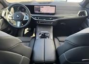 BMW X7 8