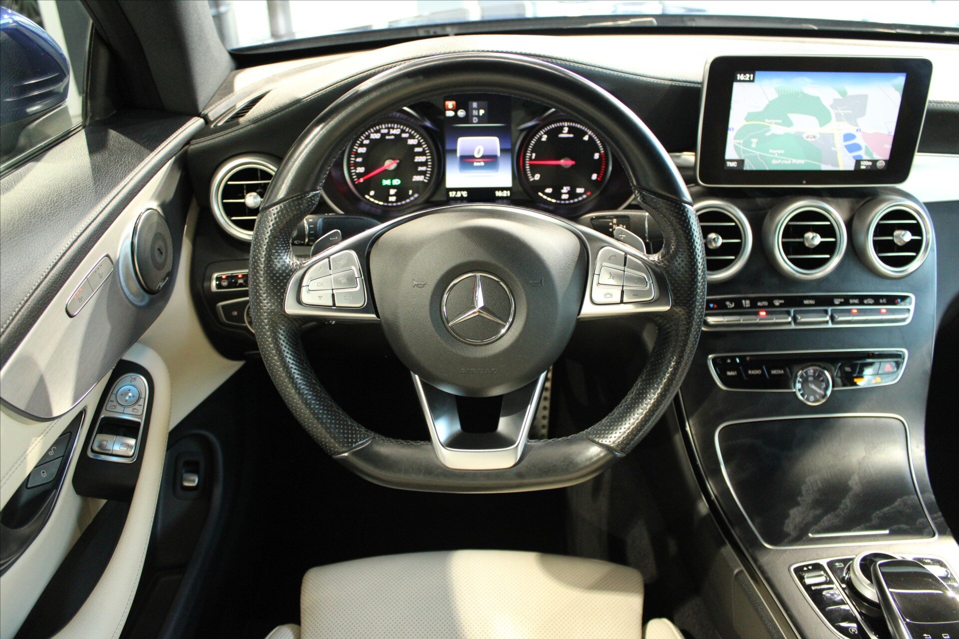 Mercedes-Benz Třídy C Kupé 2,1 l 150 kw