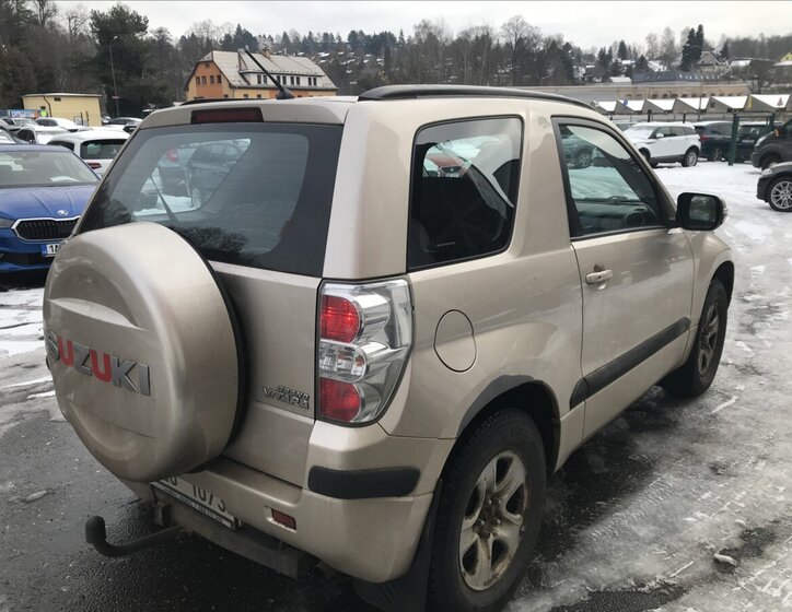 Suzuki Grand Vitara SUV 2,4 l 122 kw