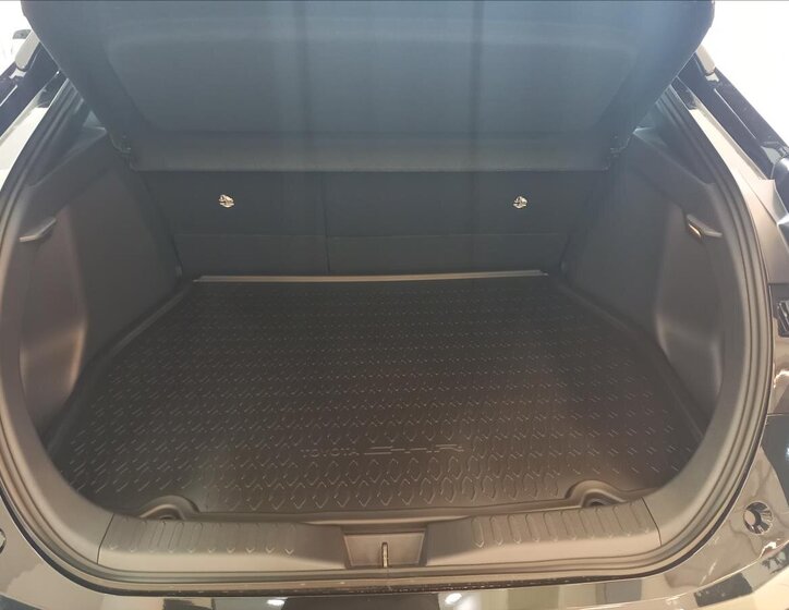 Toyota C-HR SUV / Terénní 1,8 l 103 kw