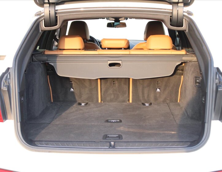 BMW Řada 5 Kombi 3,0 l 195 kw