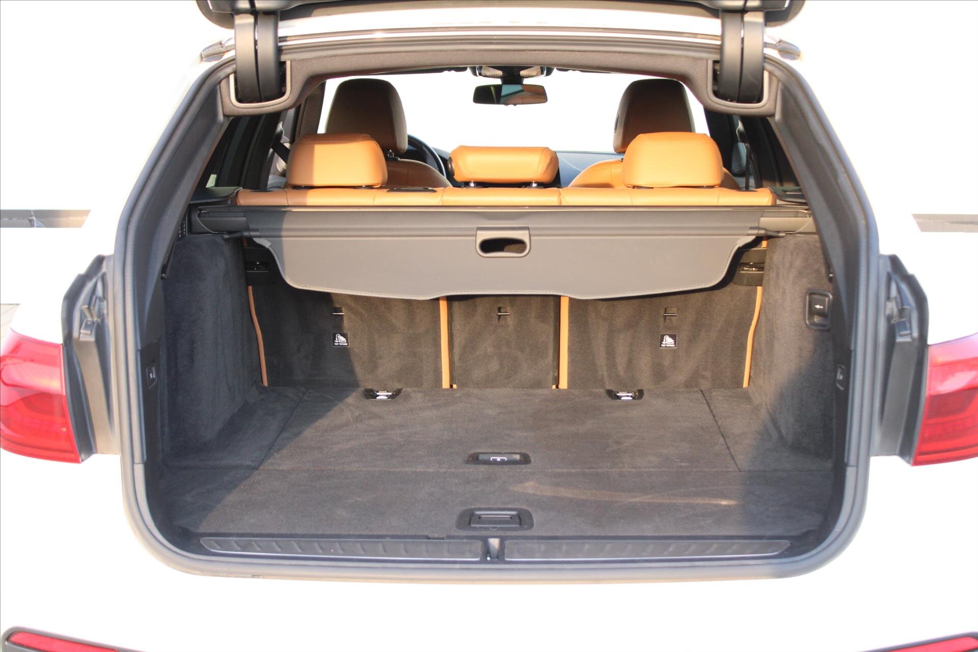 BMW Řada 5 Kombi 3,0 l 195 kw