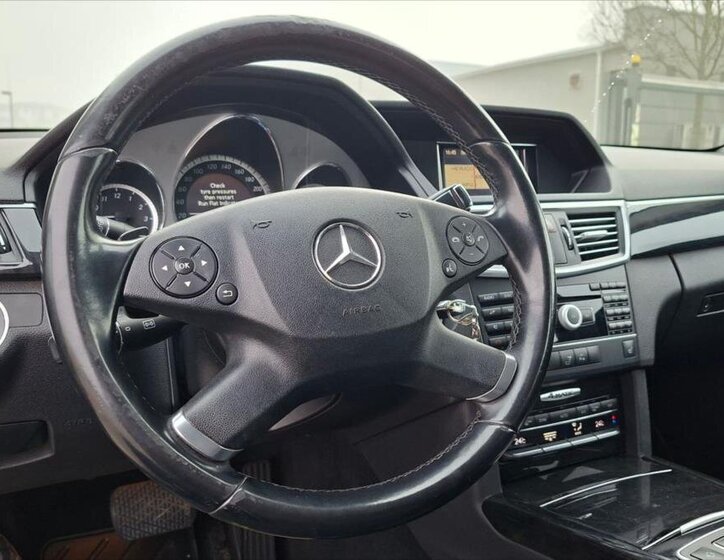 Mercedes-Benz Třídy E Sedan / Limuzína 3,0 l 170 kw