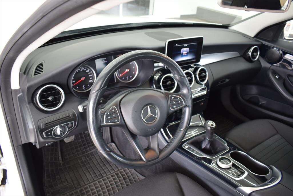 Mercedes-Benz Třídy C Sedan / Limuzína 2,1 l 125 kw