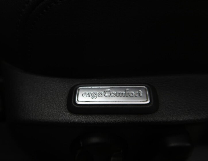 Volkswagen Passat Kombi 2,0 l 140 kw