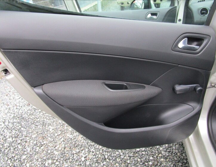 Peugeot 308 Hatchback 1,6 l 66 kw