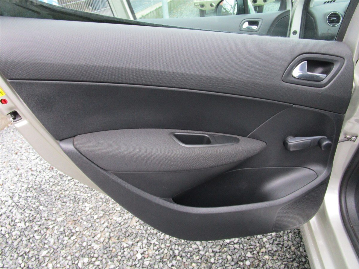 Peugeot 308 Hatchback 1,6 l 66 kw