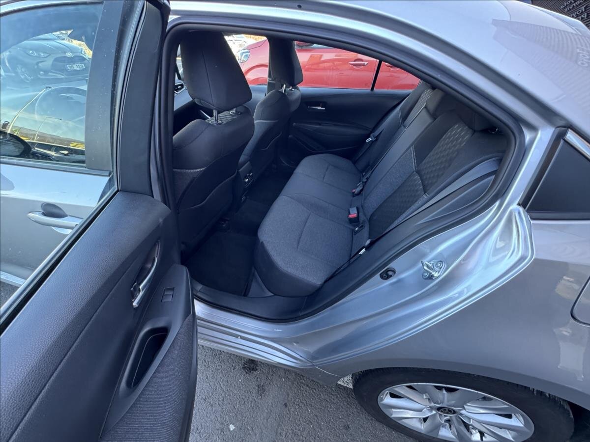 Toyota Corolla Sedan 1,5 l 92 kw