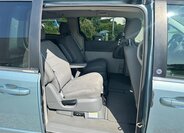 Chrysler Town & Country 8