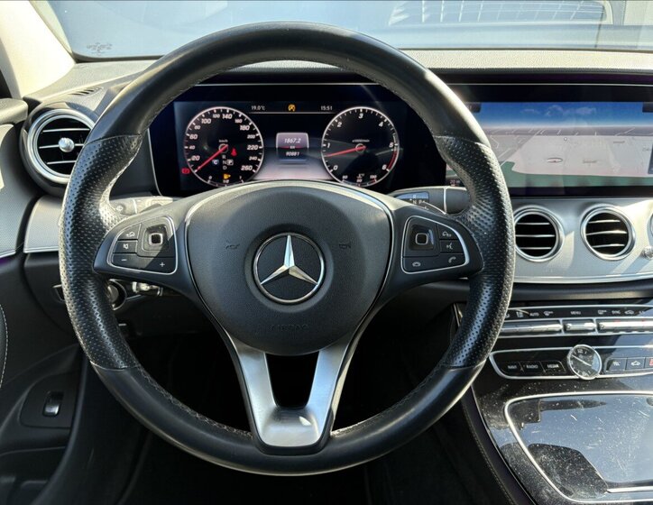 Mercedes-Benz Třídy E Sedan / Limuzína 3,0 l 190 kw