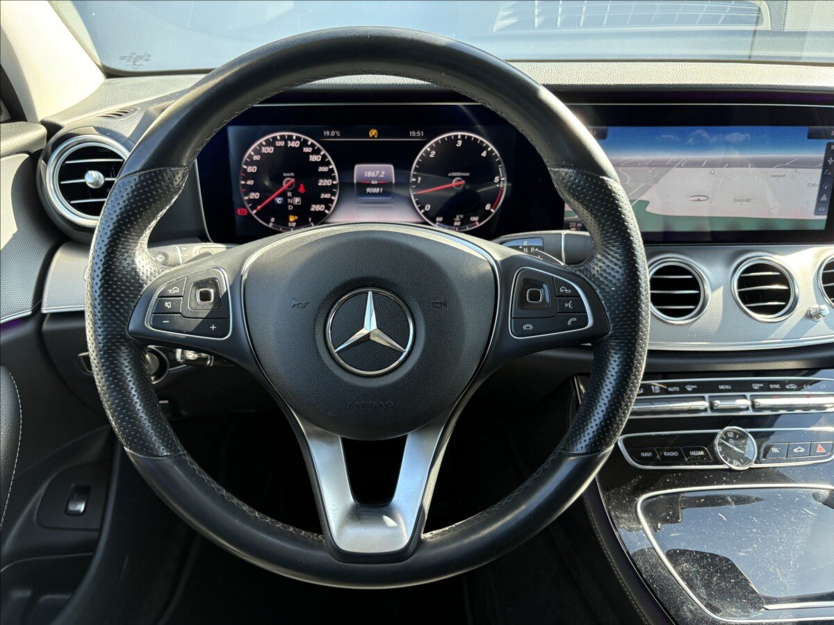 Mercedes-Benz Třídy E Sedan / Limuzína 3,0 l 190 kw