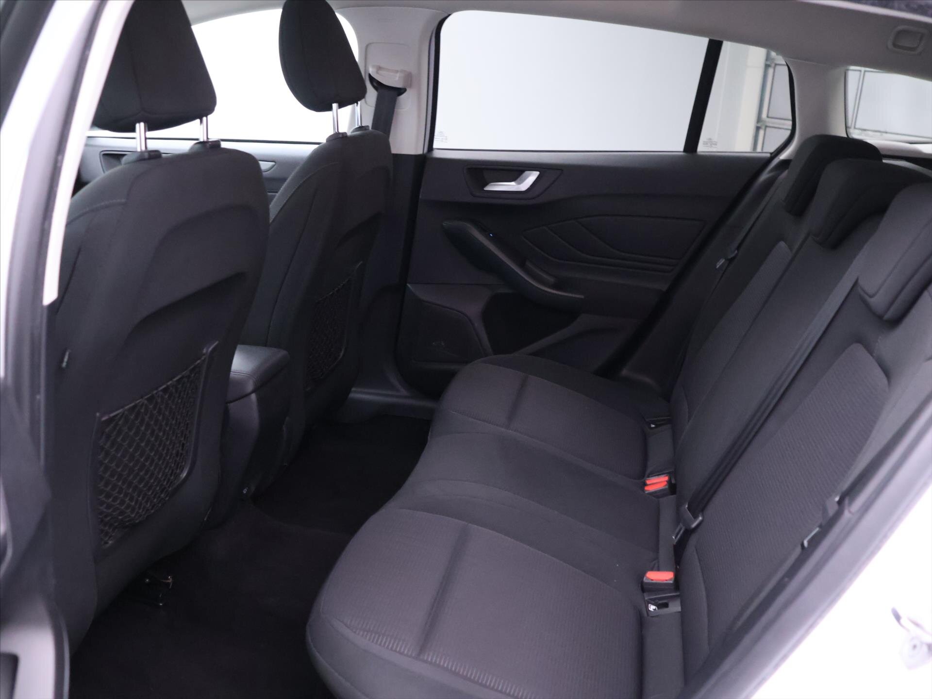 Ford Focus Kombi 999,0 74 kw