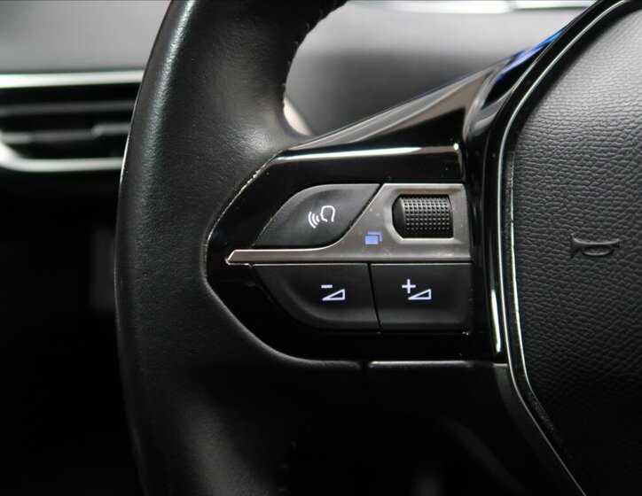 Peugeot 5008 MPV 1,5 l 96 kw