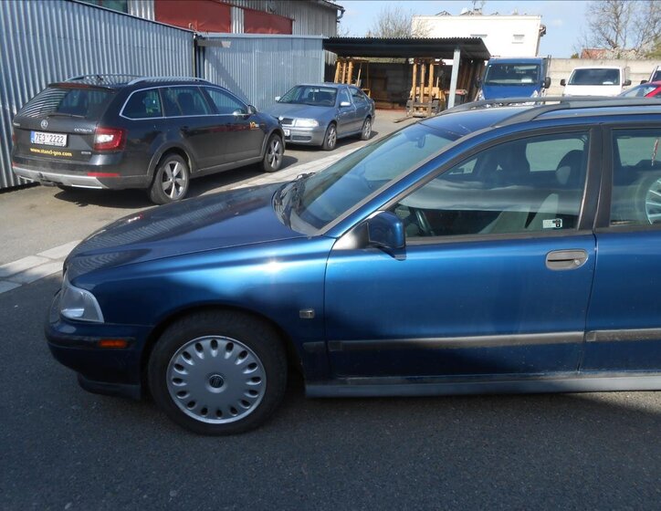 Volvo V40 Kombi 1,9 l 70 kw