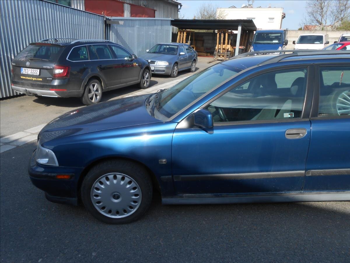 Volvo V40 Kombi 1,9 l 70 kw