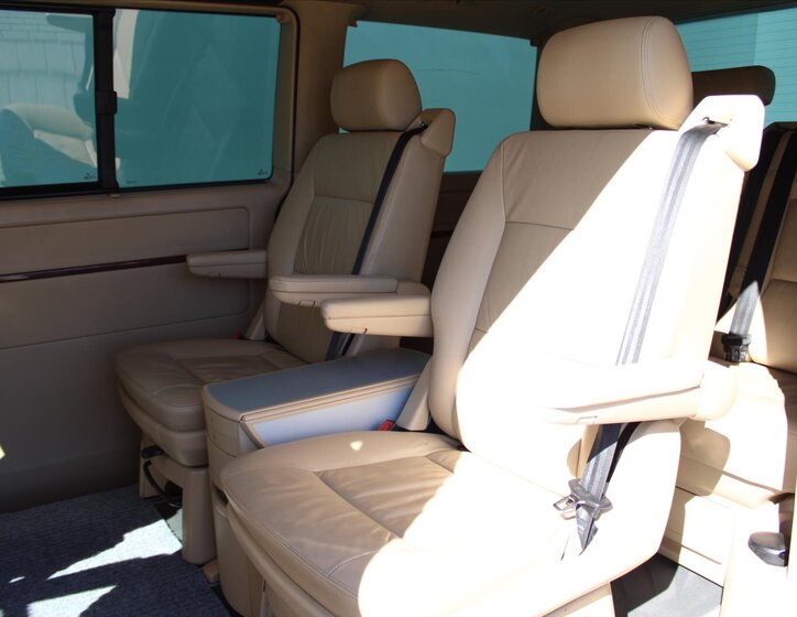 Volkswagen Multivan 12