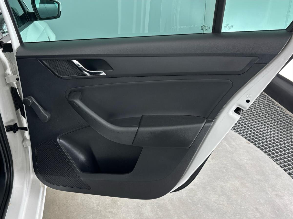 Škoda Rapid Liftback 1,2 l 63 kw