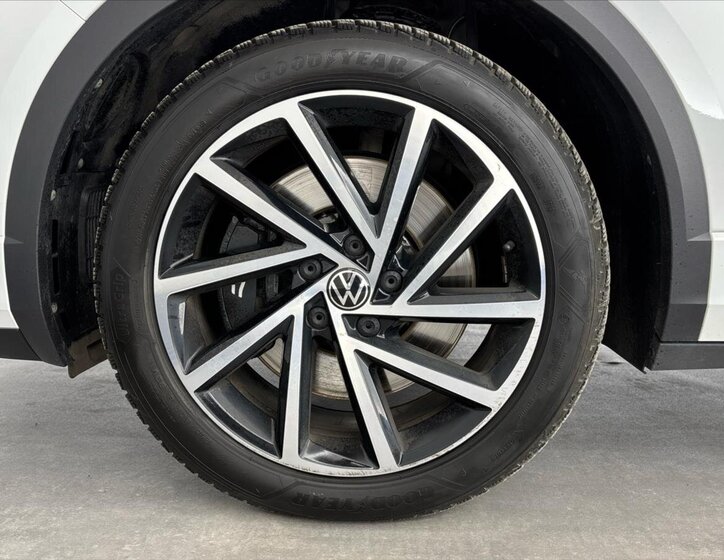 Volkswagen T-Roc SUV / Terénní 2,0 l 221 kw