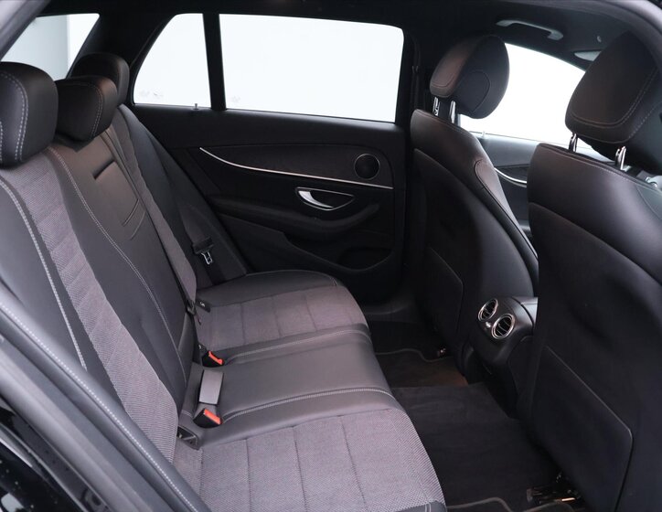 Mercedes-Benz Třídy E Kombi 2,0 l 143 kw