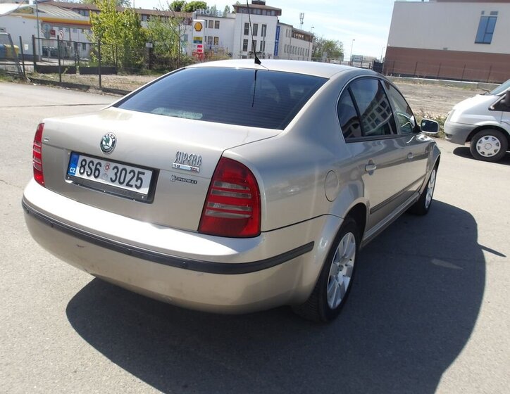 Škoda Superb Sedan / Limuzína 1,9 l 96 kw