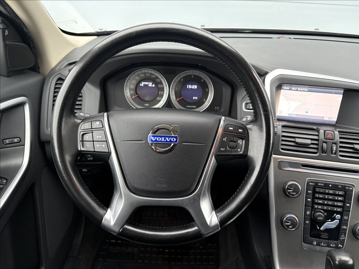 Volvo XC60 SUV 2,4 l 120 kw