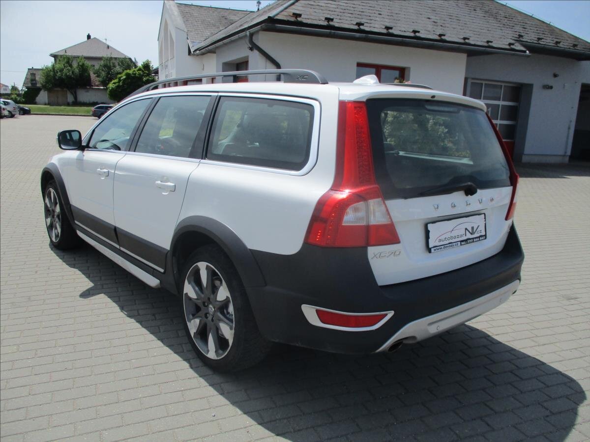 Volvo XC70 Kombi 2,4 l 120 kw