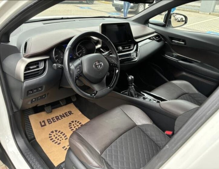 Toyota C-HR SUV 1,2 l 85 kw