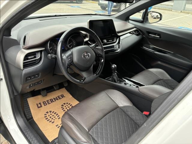 Toyota C-HR SUV 1,2 l 85 kw