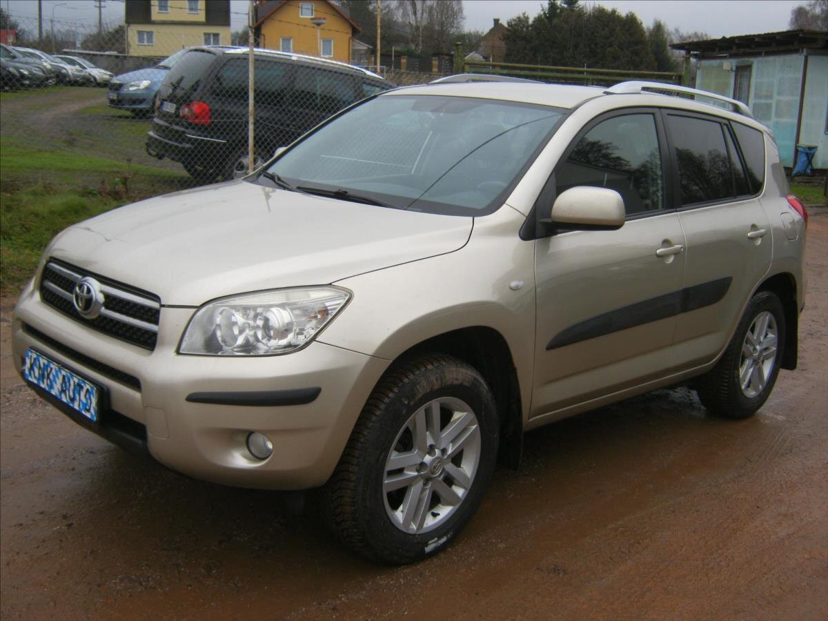 Toyota RAV4 Kombi 2,0 l 112 kw