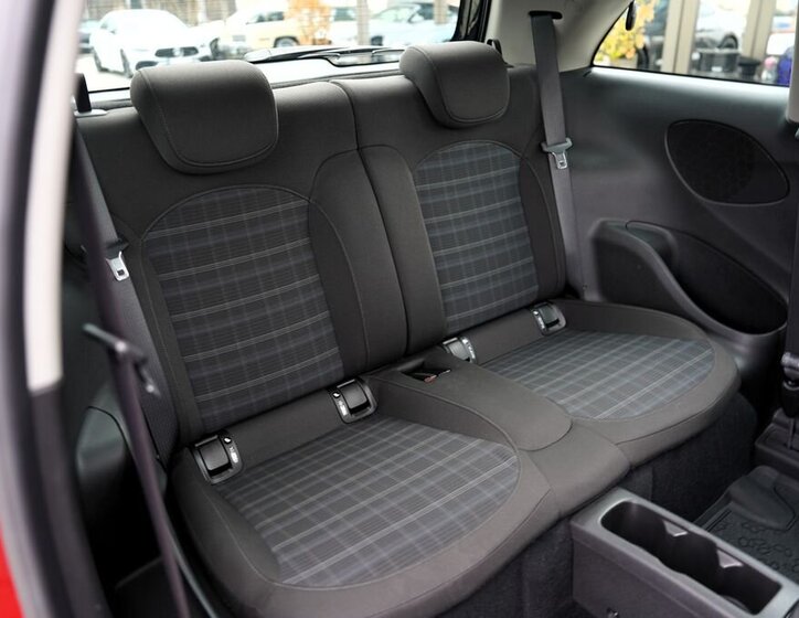 Opel Adam Hatchback 1,4 l 64 kw