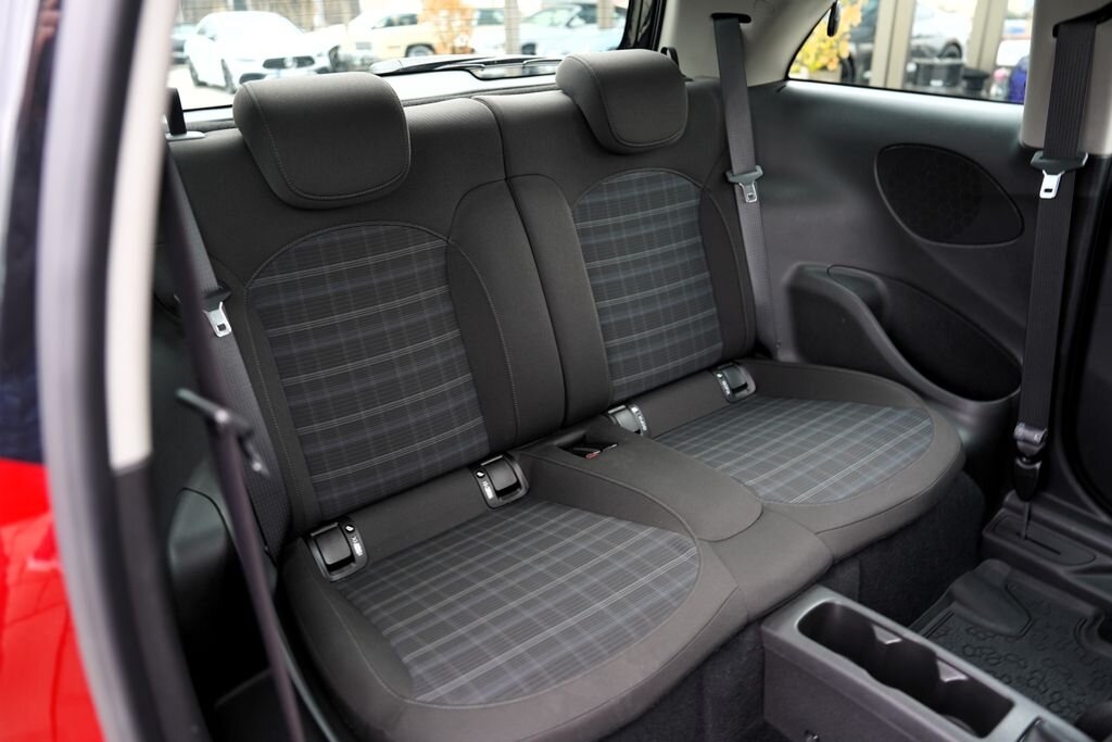 Opel Adam Hatchback 1,4 l 64 kw