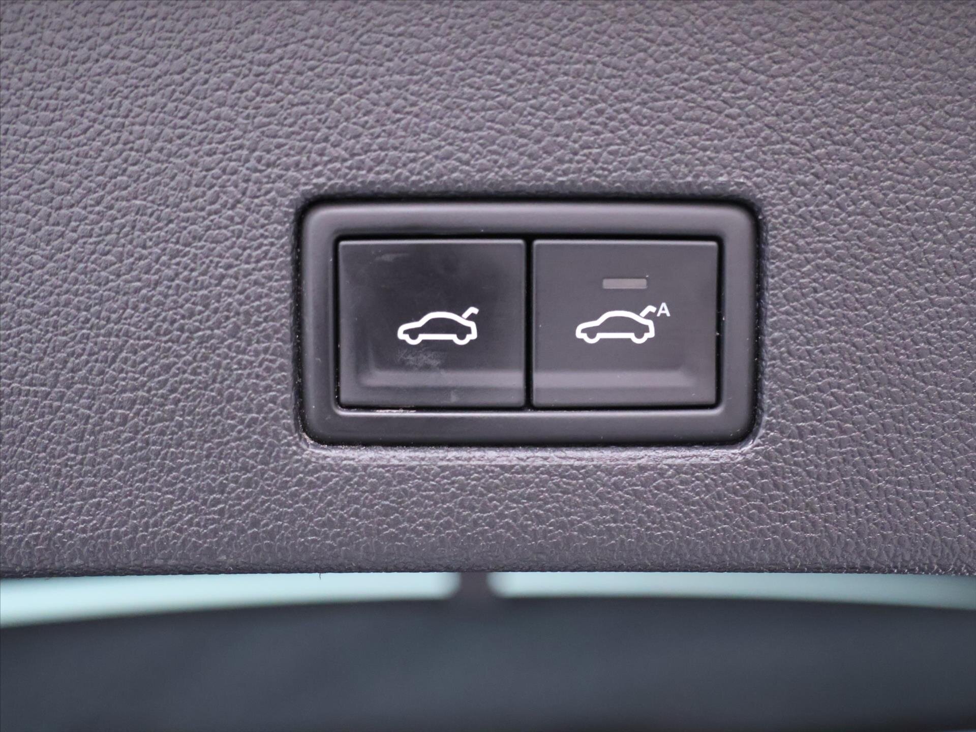 Volkswagen Touareg SUV / Terénní 3,0 l 210 kw